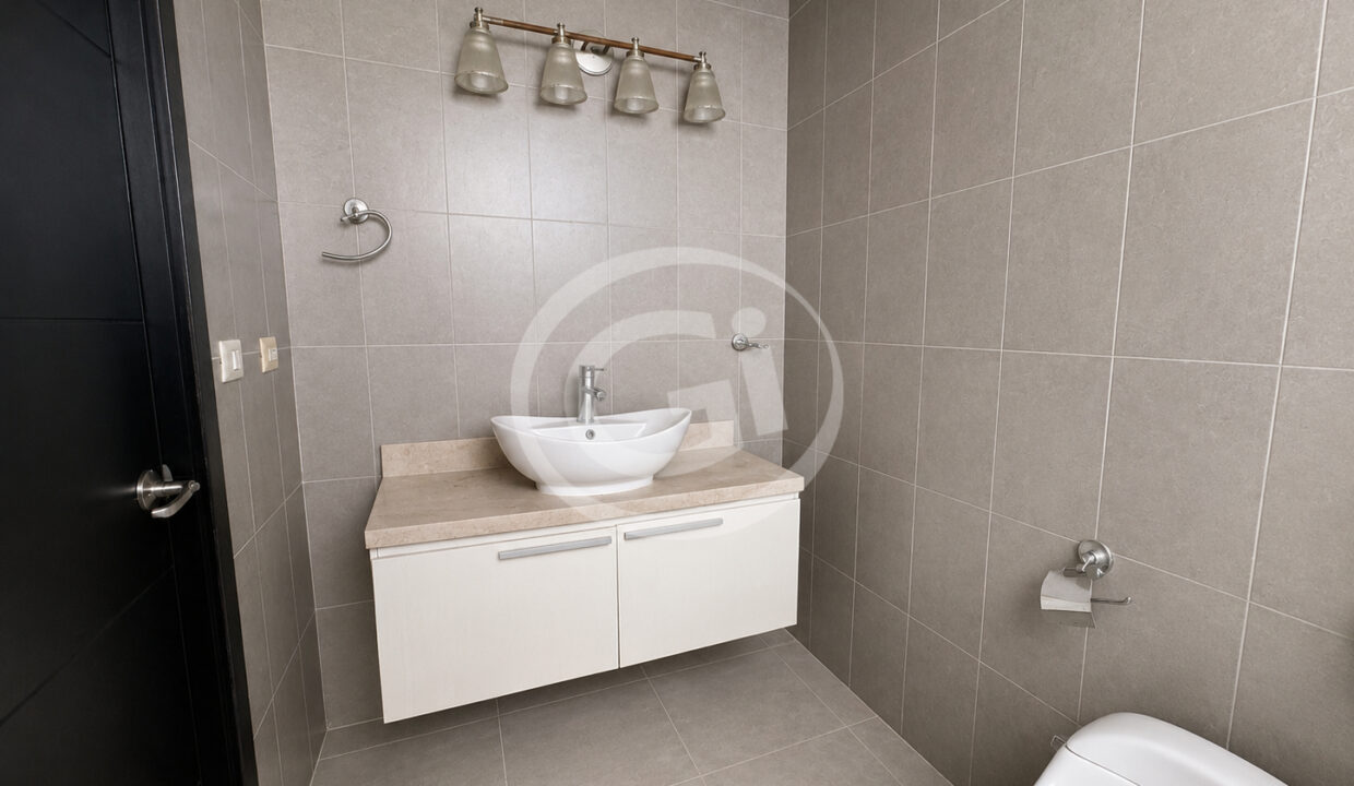 22. Baño ppal venta apartamento Harmony