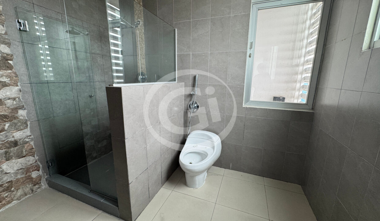 22. Baño ppal venta apartamento Harmony