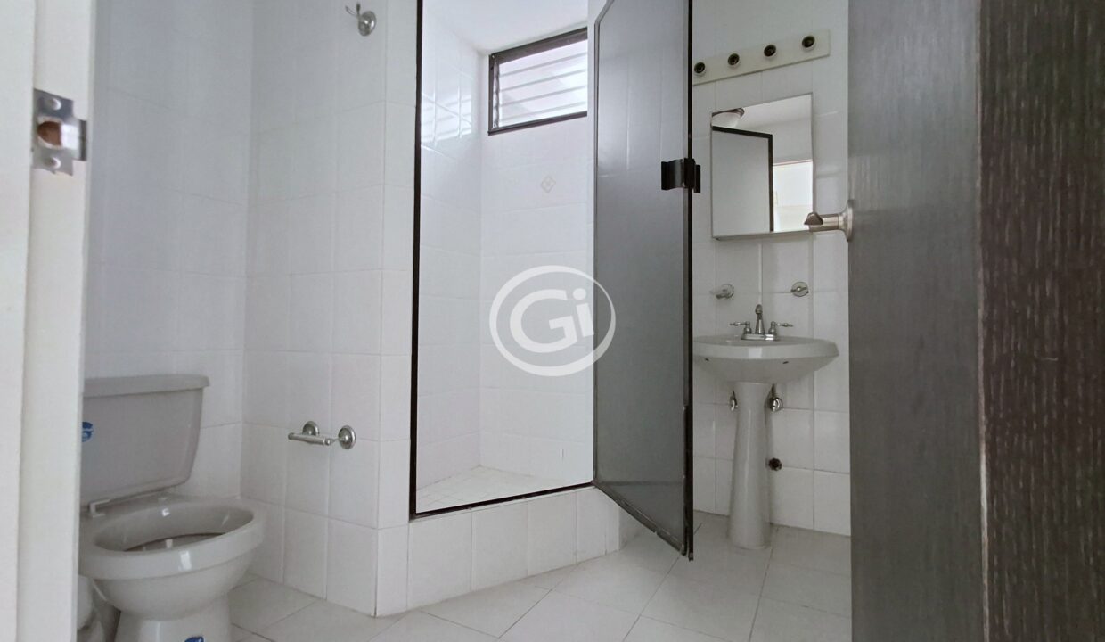 22. bano secundario (Marbella Towers 2)