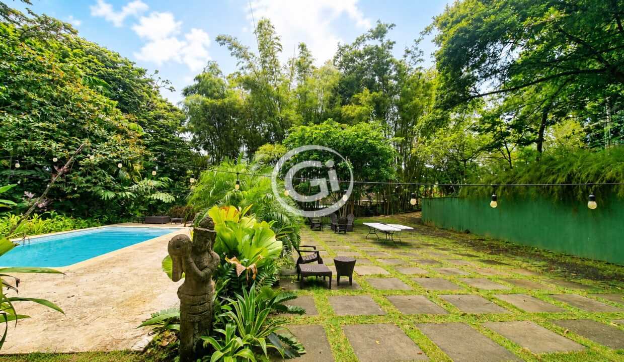 23. Piscina y area de eventos Venta Ecolodge