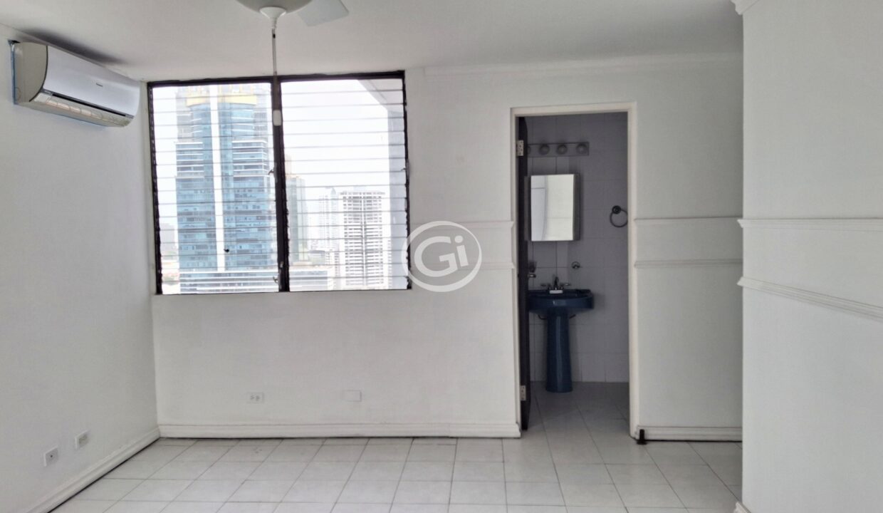 25. recamara secundaria bano (Marbella Towers 2)