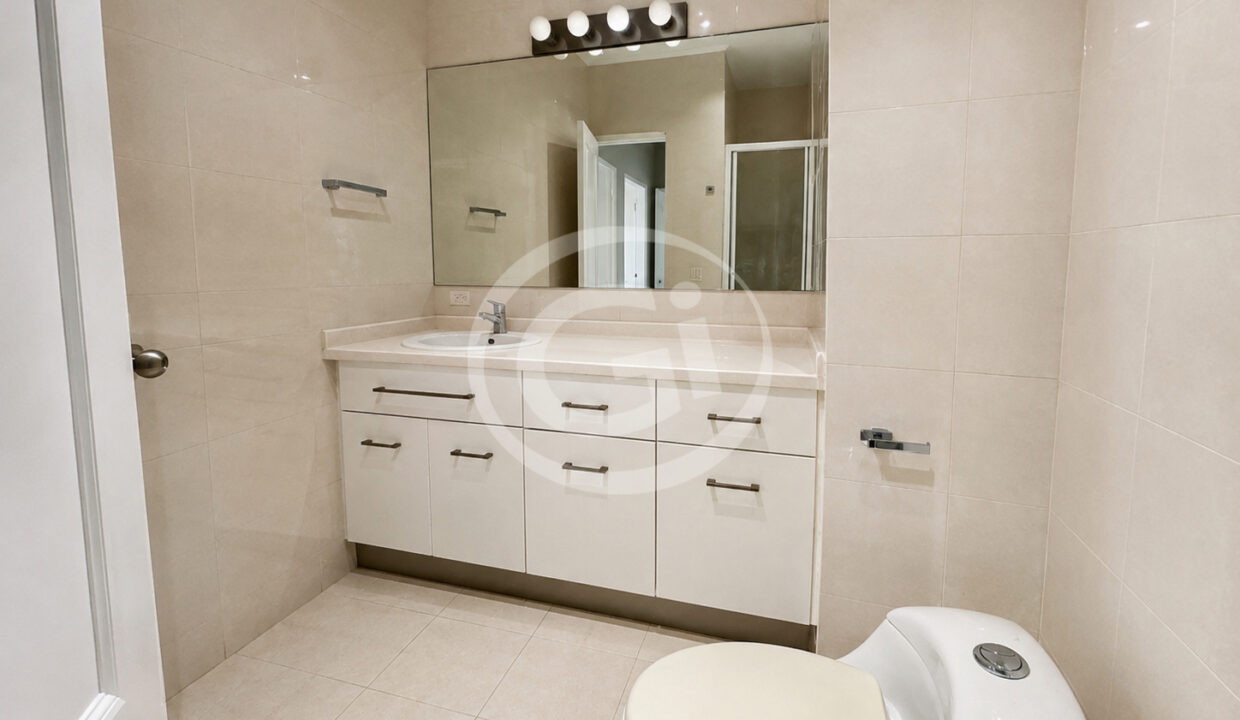 26. Baño 2 venta apartamento Royal Princess Punta Paitilla