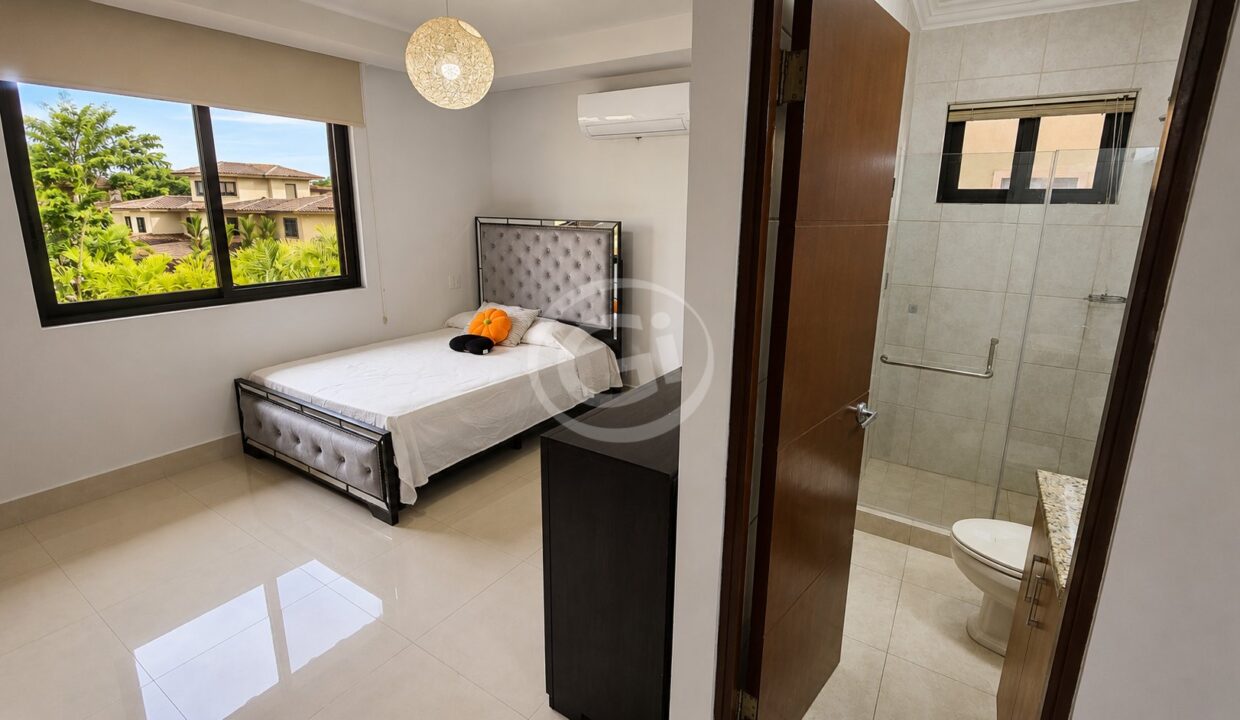 26. Habitación 3. Embassy Club Casa Venta o Alquiler Clayton