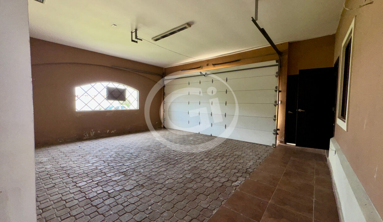 27. Garaje venta casa Costa Sur Sunset Coast