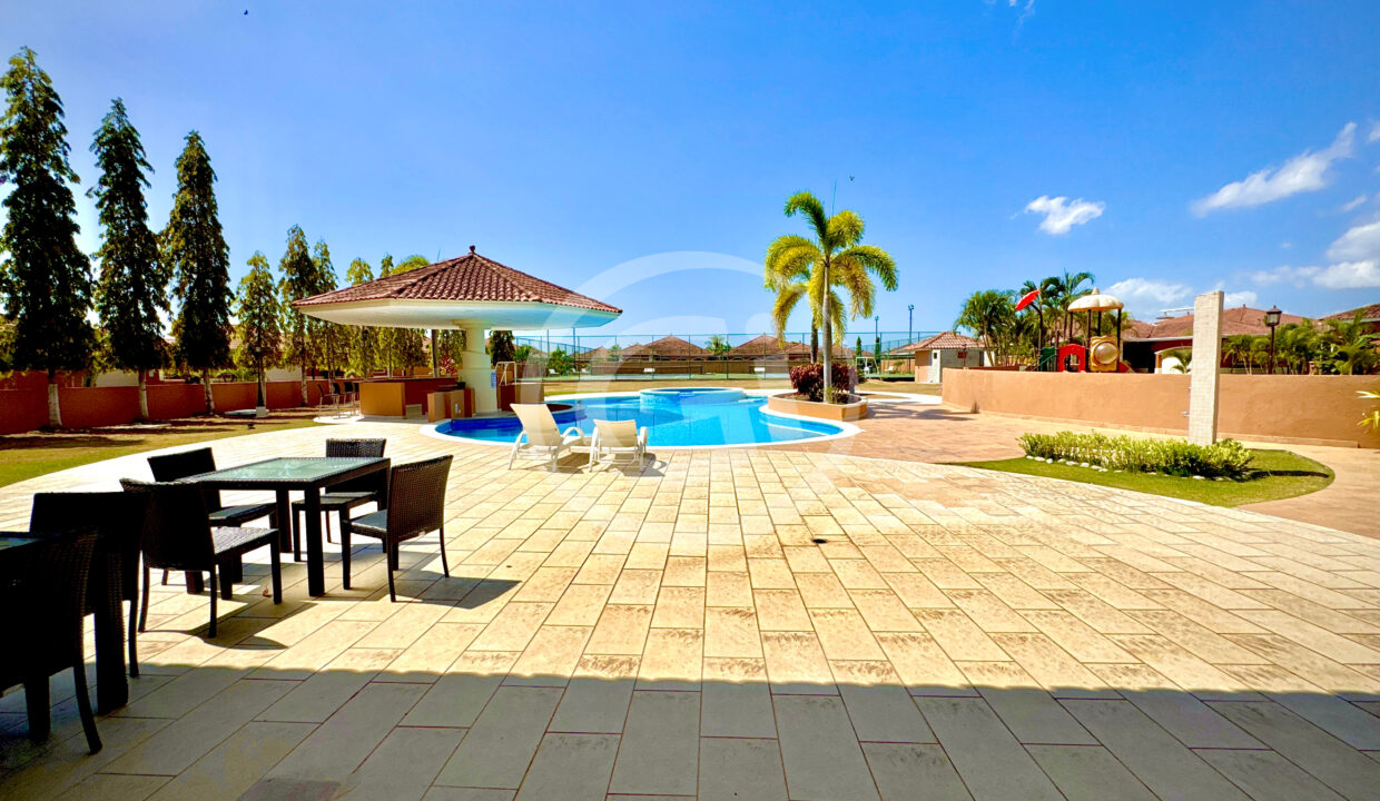 29. Piscina Casa venta Sunset Coast Costa Sur