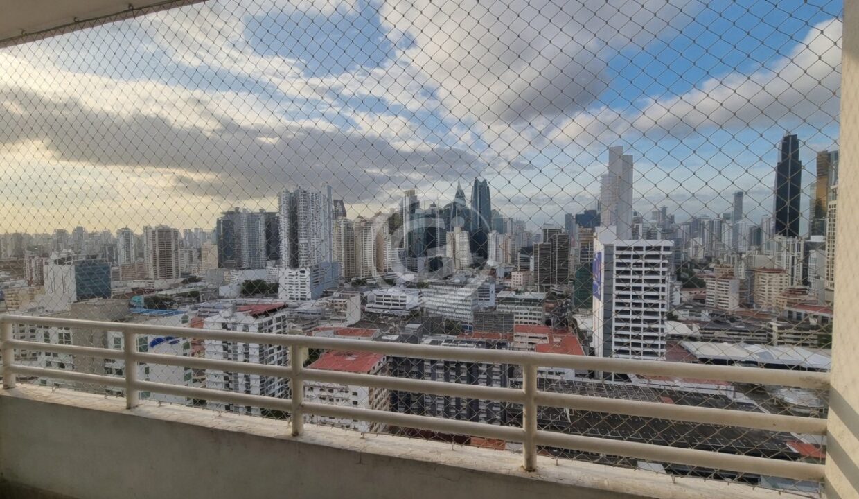 3. Balcon Venta Apartamento Marquis Tower El Cangrejo