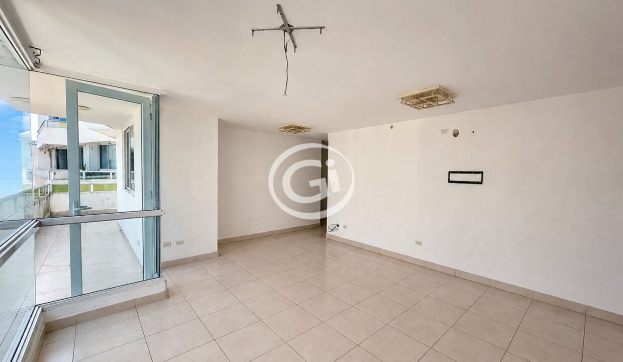 3. Sala Venta apartamento Elmare reposeido bancario