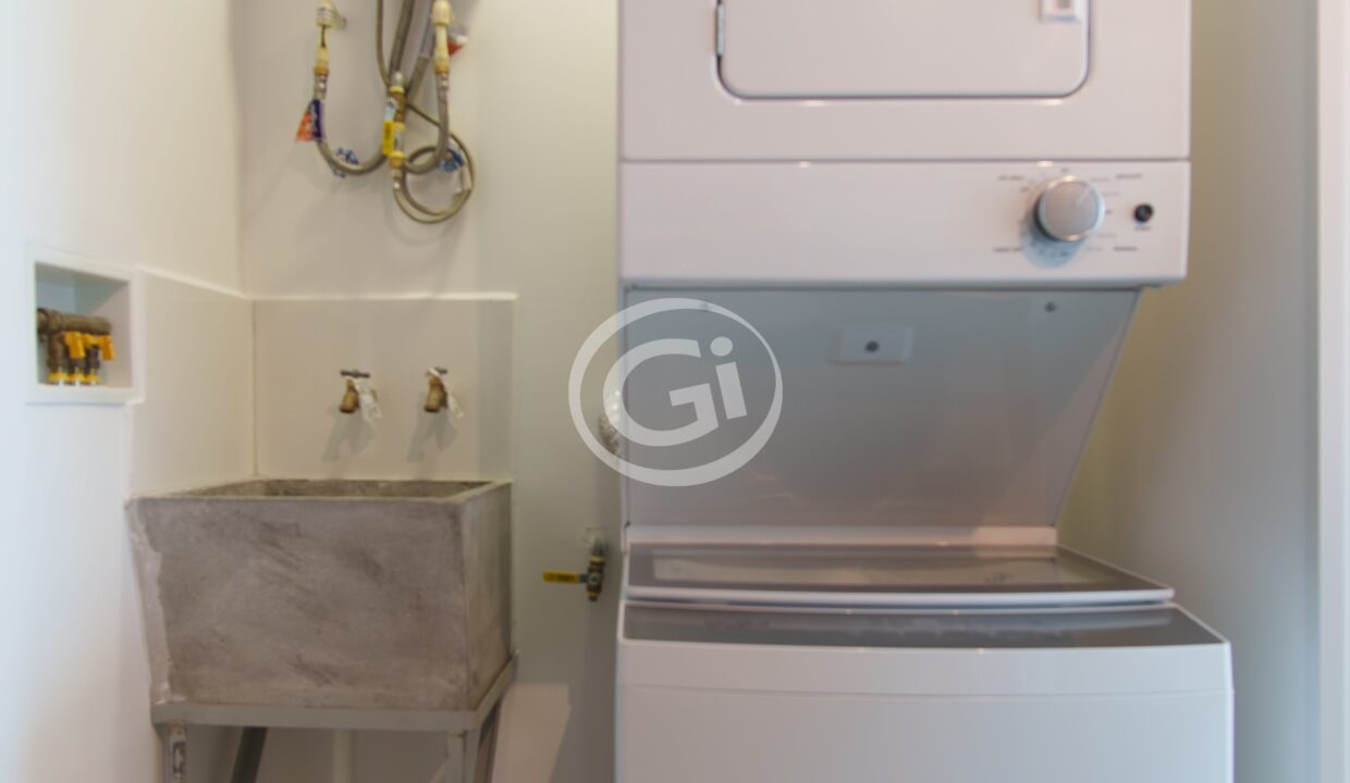 3.Apartamento-en-venta-panama-bella-vista-ph-el-botanico-con-balcon-vista-a-la-ciudad.