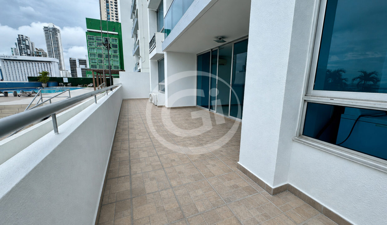 4. Terraza venta apartamento Cabomarzo San Francisco