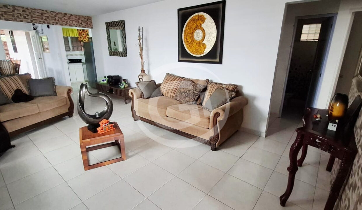 5- Sala Comedor Casa en Venta Colinas del Sol