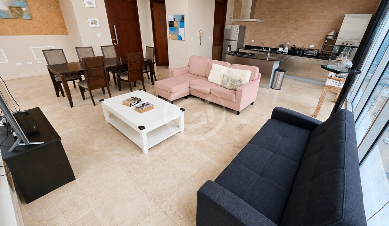 5. Sala-Comedor. Remate Bancario Loft Four 41 Punta Pacifica