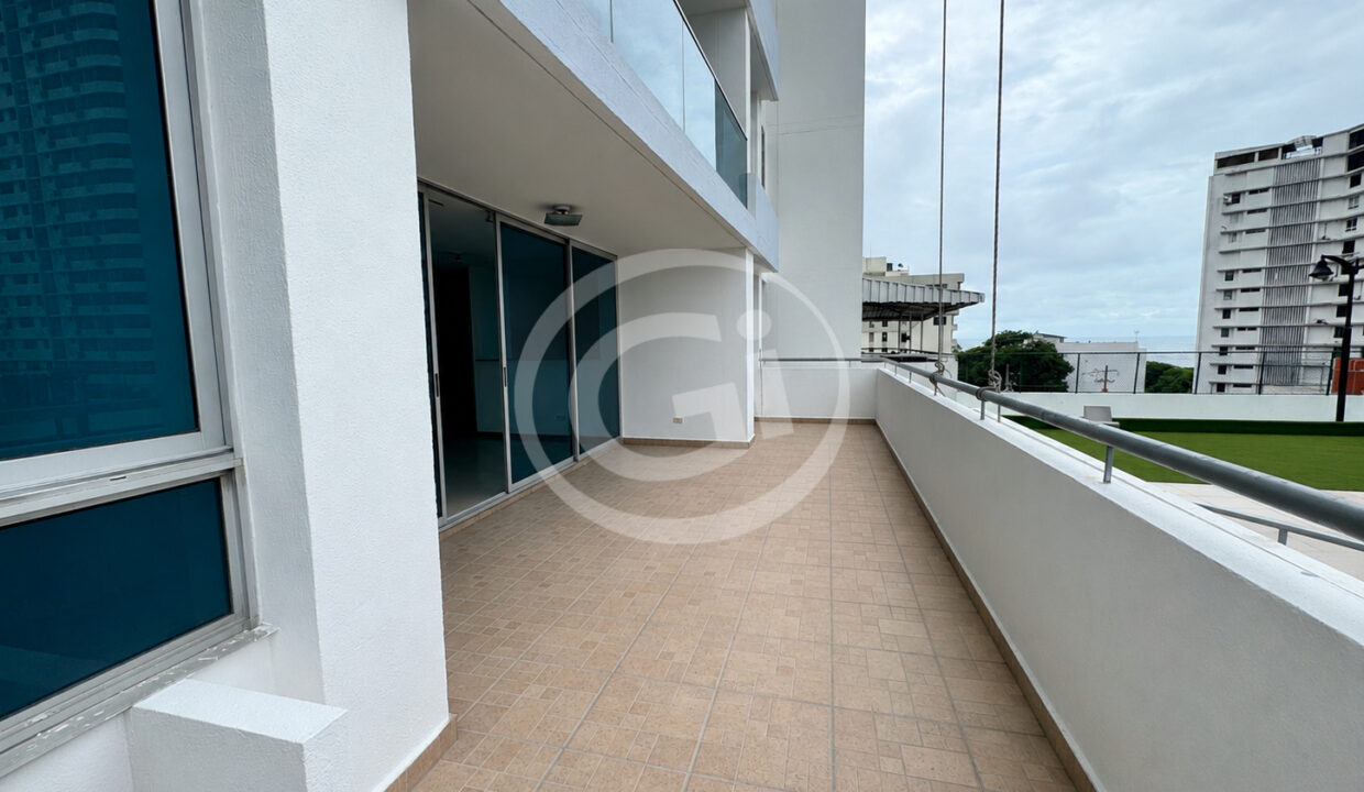 5. Terraza venta apartamento Cabomarzo San Francisco
