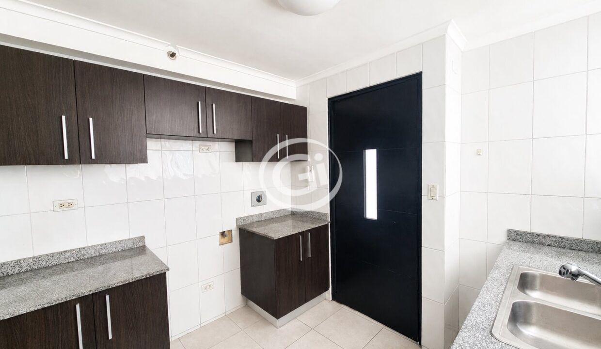 8. Cocina Venta apartamento Elmare reposeido bancario