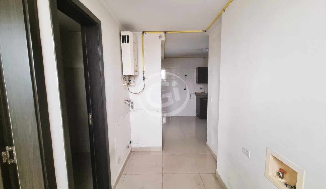 8. Cuarto y Baño de Servicio Venta Apartamento Miyaki Obarrio