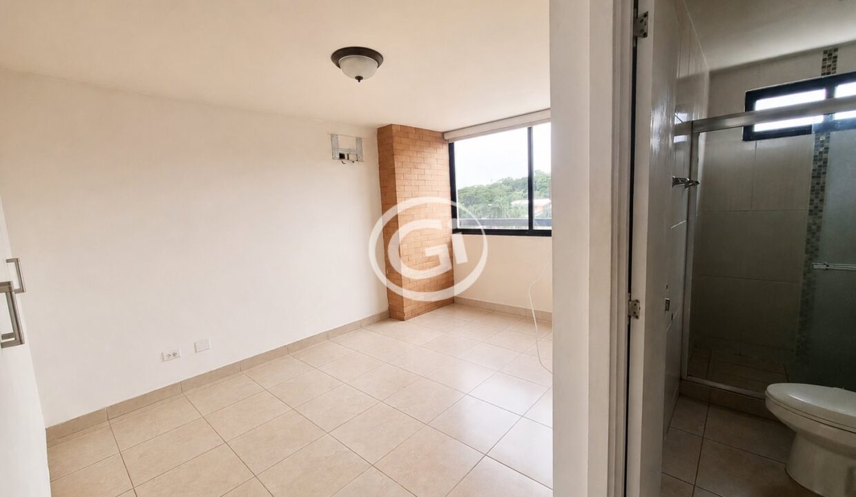 8. Habitacion Principal Venta Condado Country (Reposeido Banitsmo)7