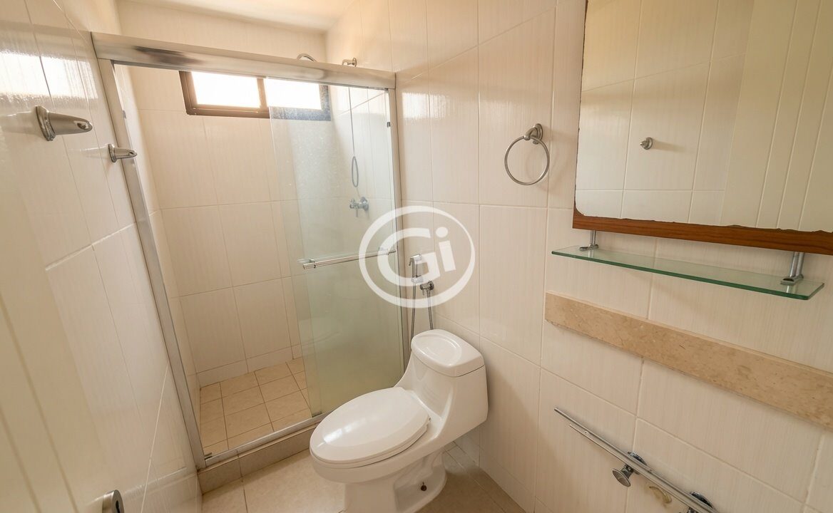 9. Baño Habitacion Prncipal Venta Condado Country (Reposeido Banitsmo)