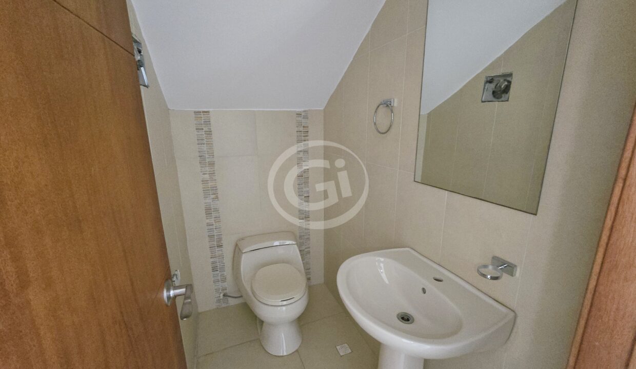 9. Baño Visitas. Remate Bancario.El Doral Costa Sur