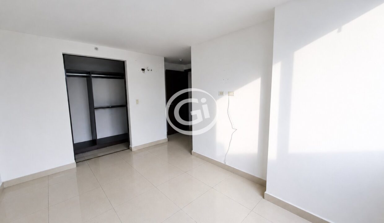 9. Habitacion Principal Venta Condado Country (Reposeido Banitsmo)