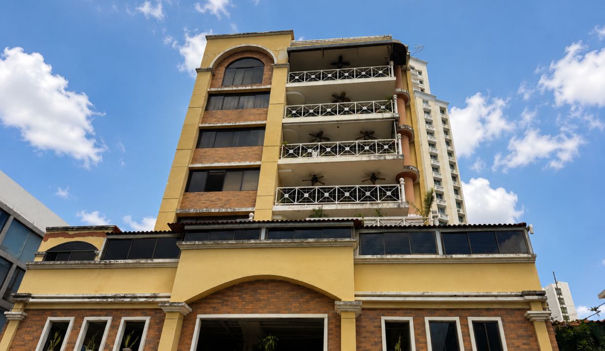 1. Fachada venta apartamento El Carmen Bienes Reposeidos