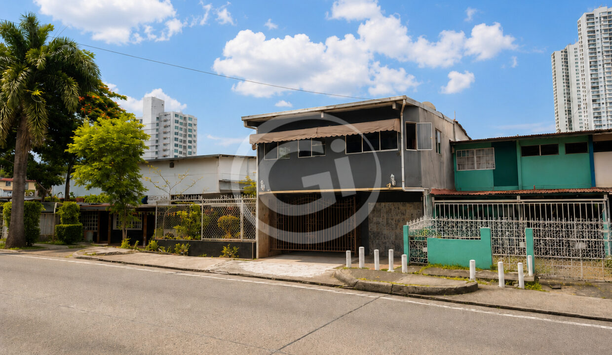 1. Fachada venta casa Santa Elena, Parque Lefevre