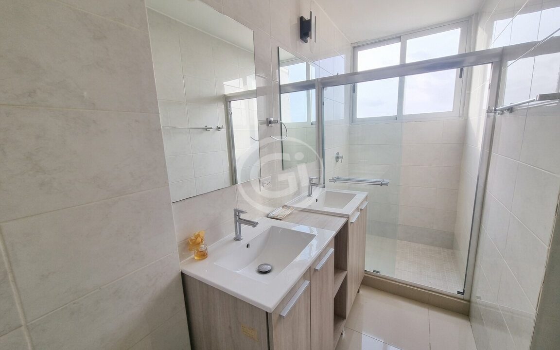 10. Baño Habitacion Principal Apartamento Alquiler Coral Plaza Tumba Muerto