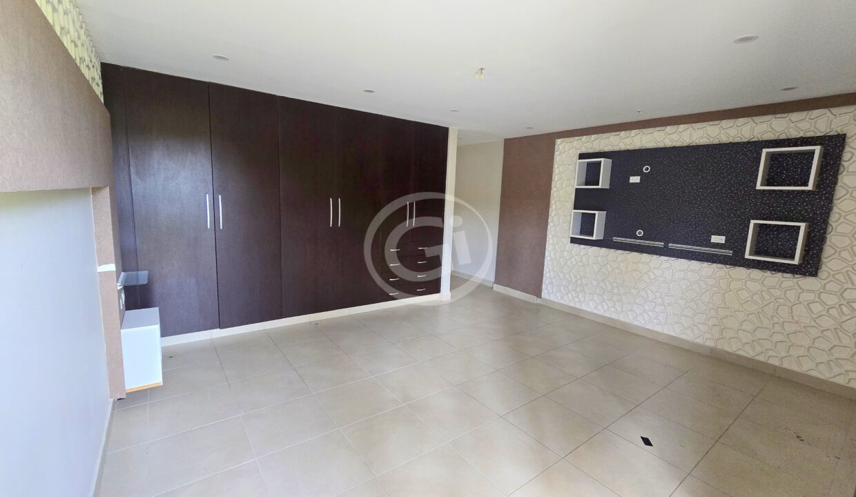 10. Habitación Principal. Embassy Club Remate Bancario)
