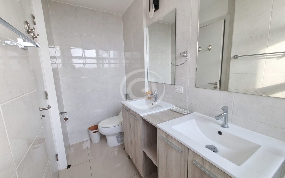 11. Baño Habitacion Principal Apartamento Alquiler Coral Plaza Tumba Muerto