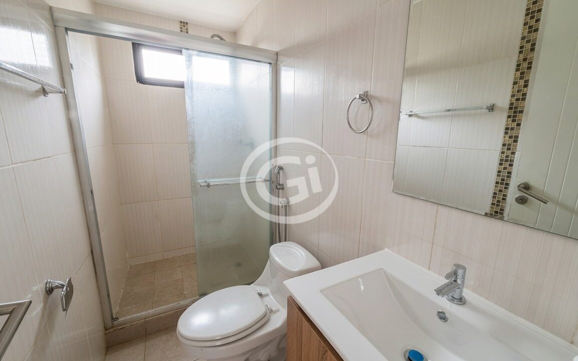 12. Baño habitacion principal Alquiler Condado Country