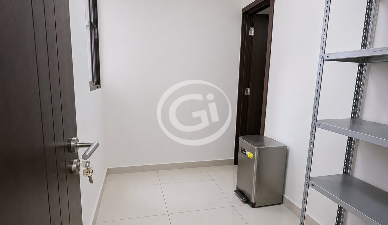 13. Cuarto de empleada Venta Condado Country