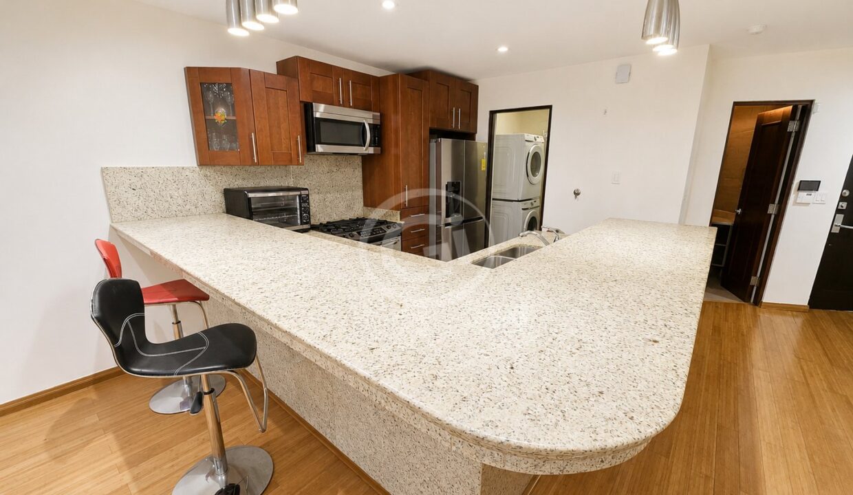 14. Cocina. Embassy Club Loft en Alquiler Clayton