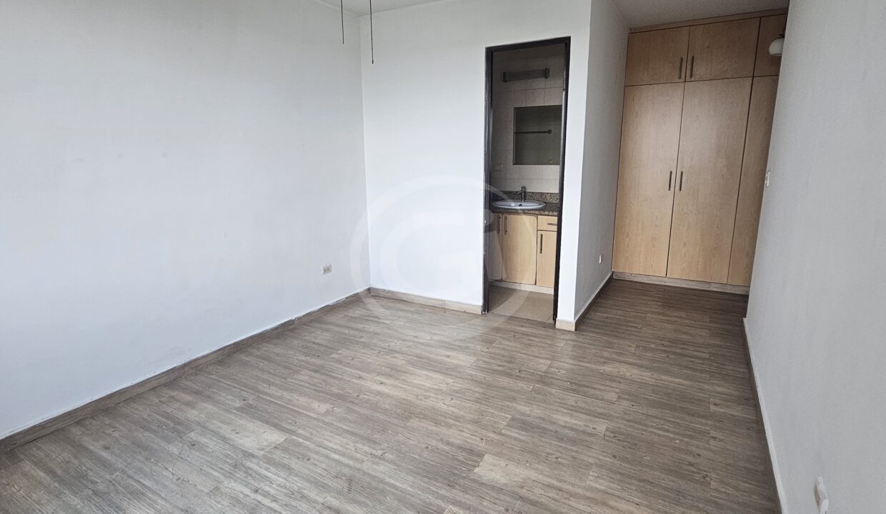 14. Habitación secundaria 3 con closet y baño Sol del Este Venta Apartamento Reposeído Banistmo