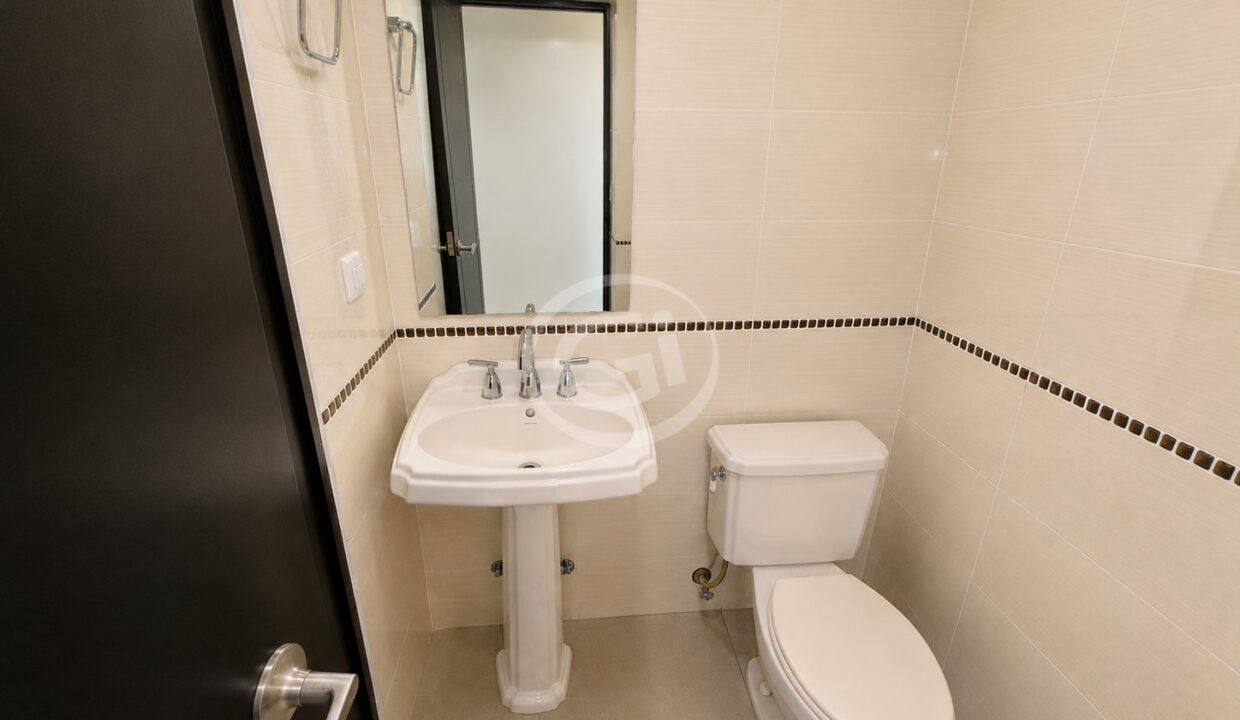 15. Baño Visitas (2)