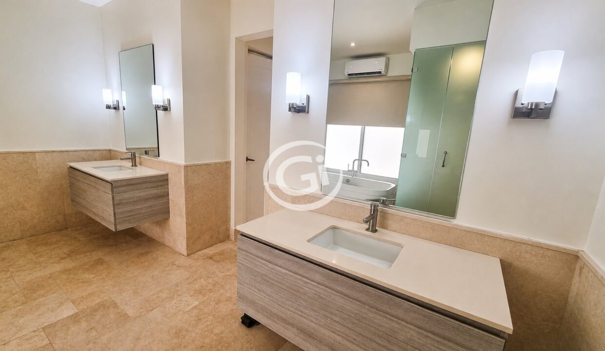16. Baño Principal Venta Buenaventura