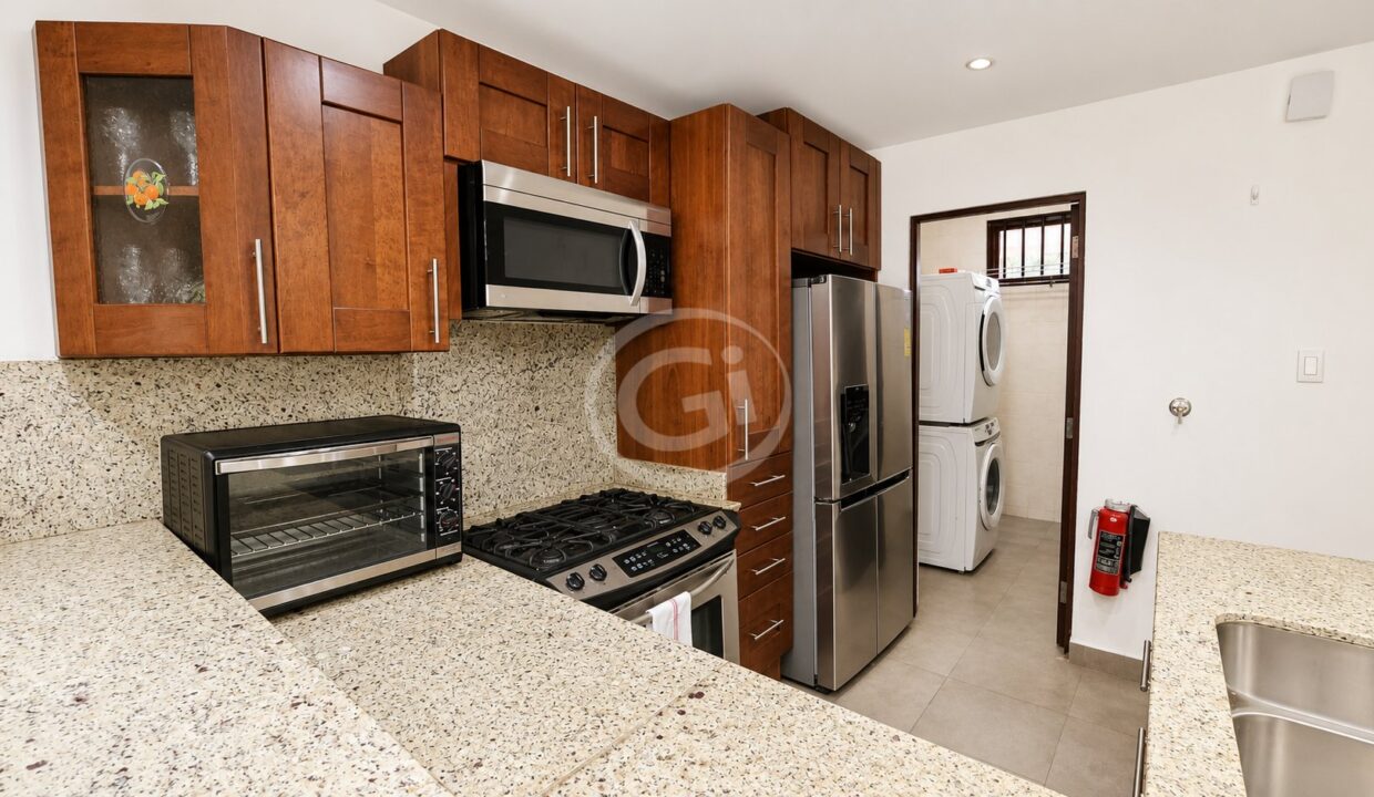 16. Cocina. Embassy Club Loft en Alquiler Clayton