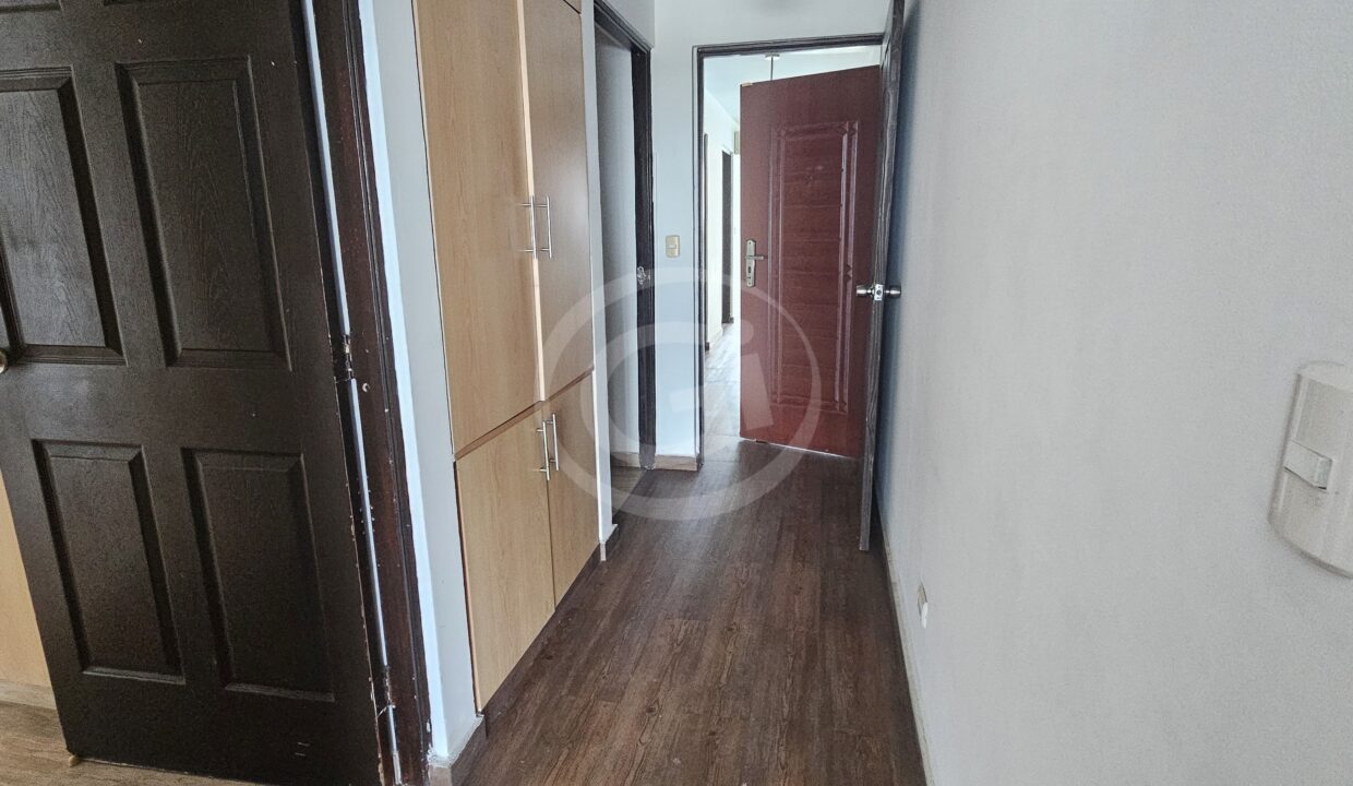 16. Pasillo a habitaciones Sol del Este Venta Apartamento Reposeído Banistmo
