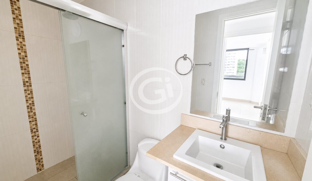 17. Baño de visitas Alquiler Condado Country