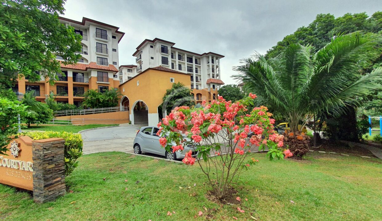 2. Fachada. Embassy Club Remate Bancario