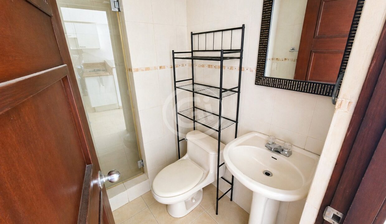 20. Baño Compartido. Remate Bancario Grand Bay Avenida Balboa