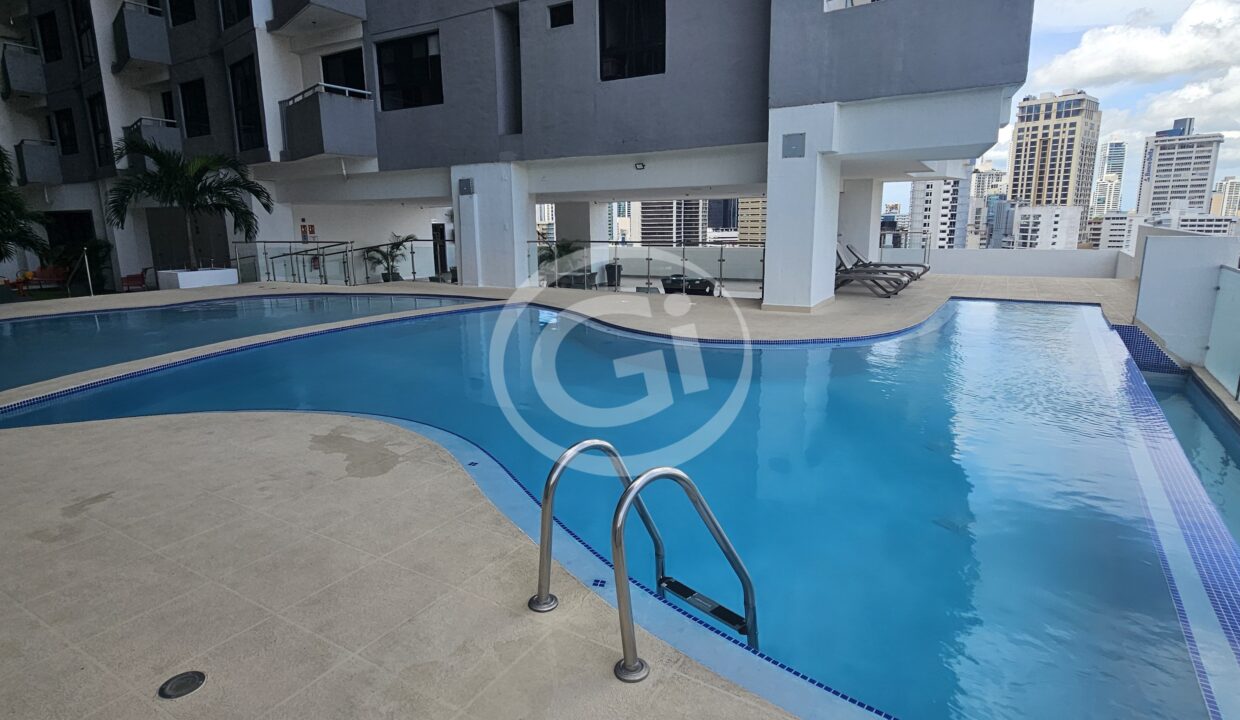 20. Piscina. WorldWide Plaza apartamento. Alquiler