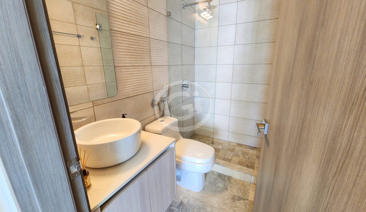 22. Baño Compartido. Costanera Mod C Alquiler. Bella Vista