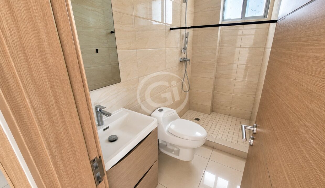 22. Baño Compartido. Remate Bancario Torres de Castilla