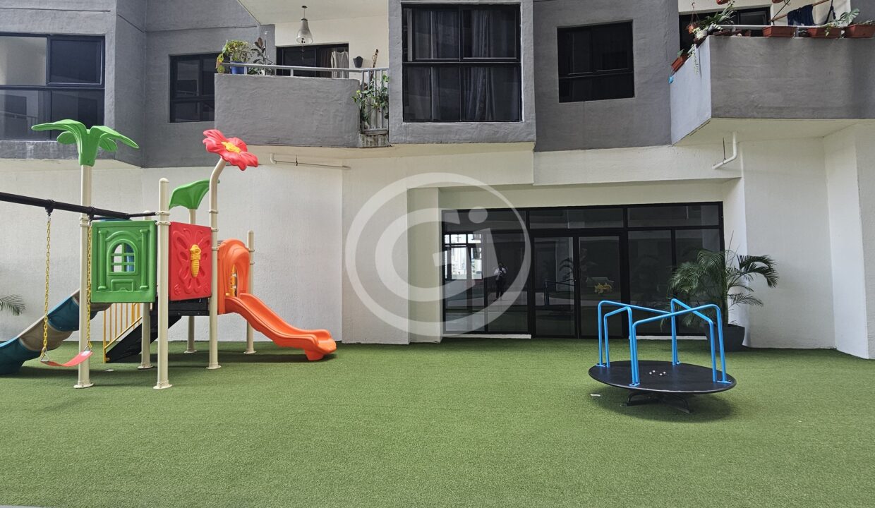 22. Parque infantil. WorldWide Plaza apartamento. Alquiler