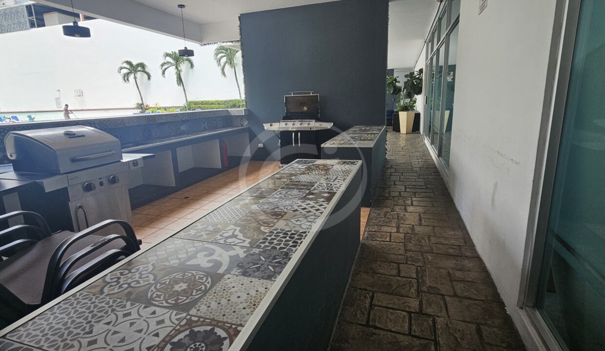 22. Terraza barbacoa Sol del Este Venta Apartamento Reposeído Banistmo