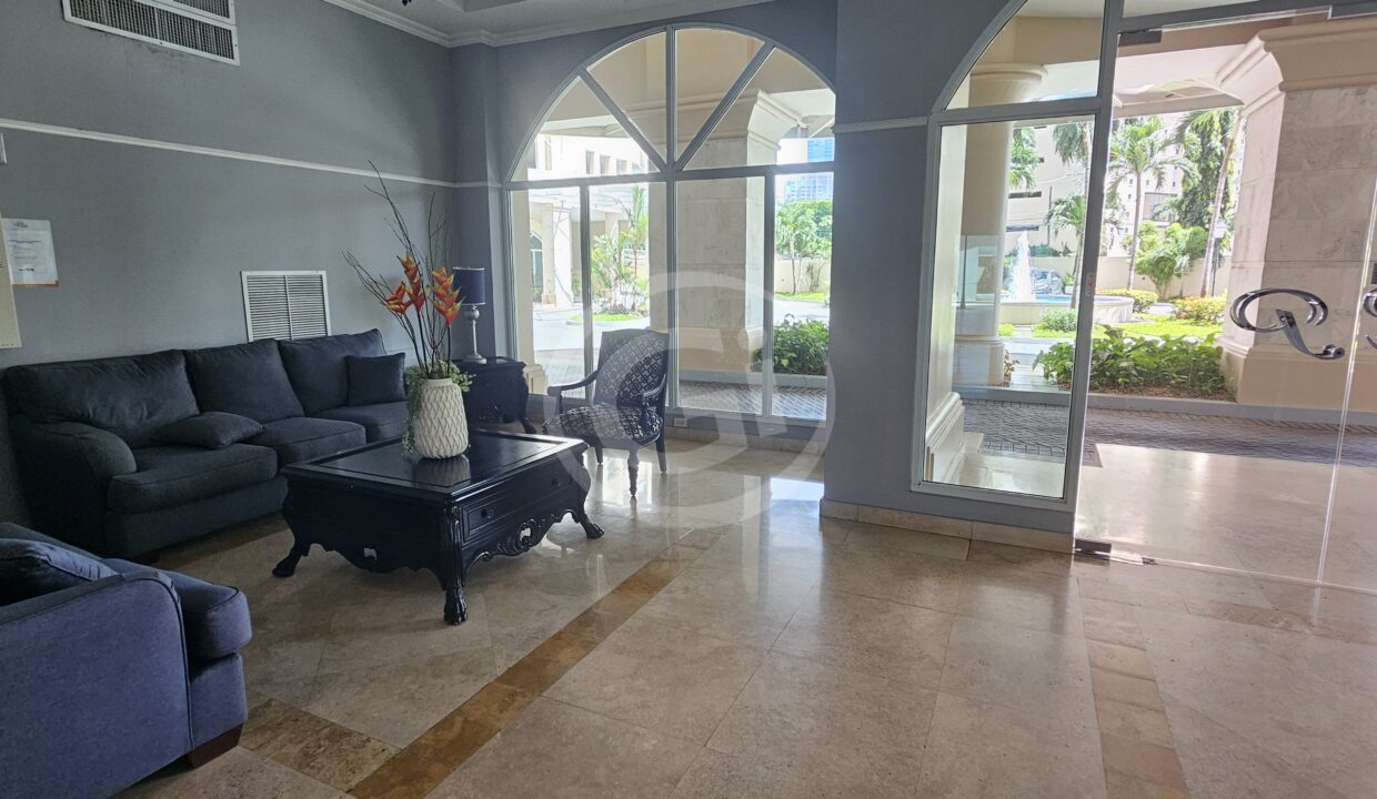 25. Lobby Costa Pacífica Venta apartamento reposeído Banistmo