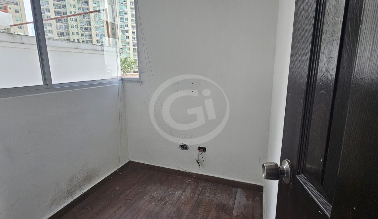 26. Cuarto de empleada Sol del Este Venta Apartamento Reposeído Banistmo