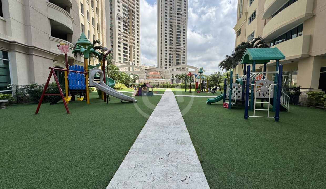 26. Parque infantil Costa Pacífica Venta reposeído Banistmo