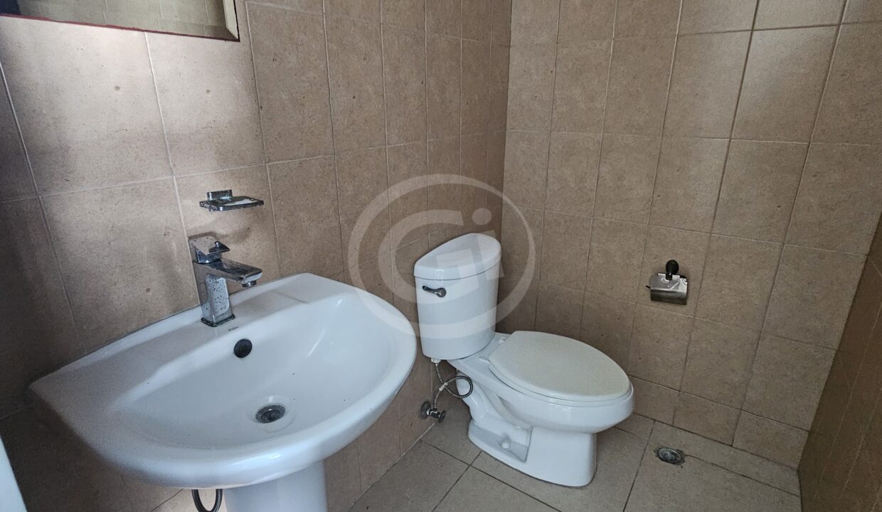 27. Baño de visita Sol del Este Venta Apartamento Reposeído Banistmo