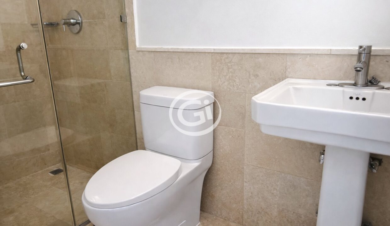 34. Baño de Empleada Venta Buenaventura