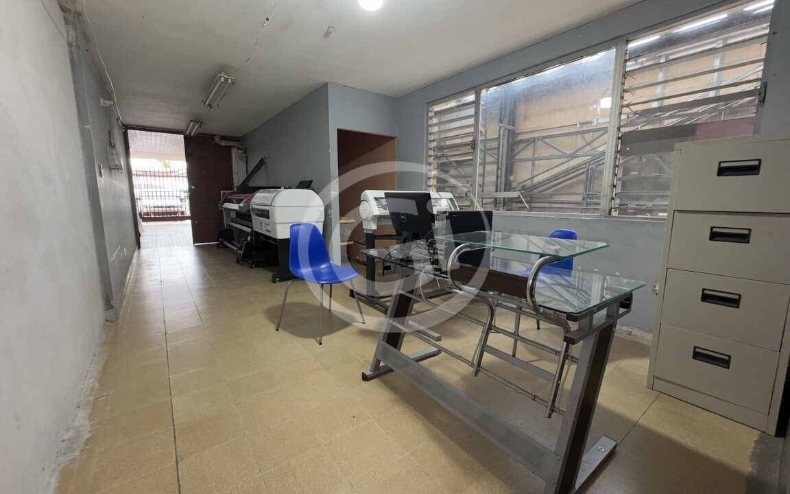 4. Area comercial venta casa Santa Elena, Parque Lefevre