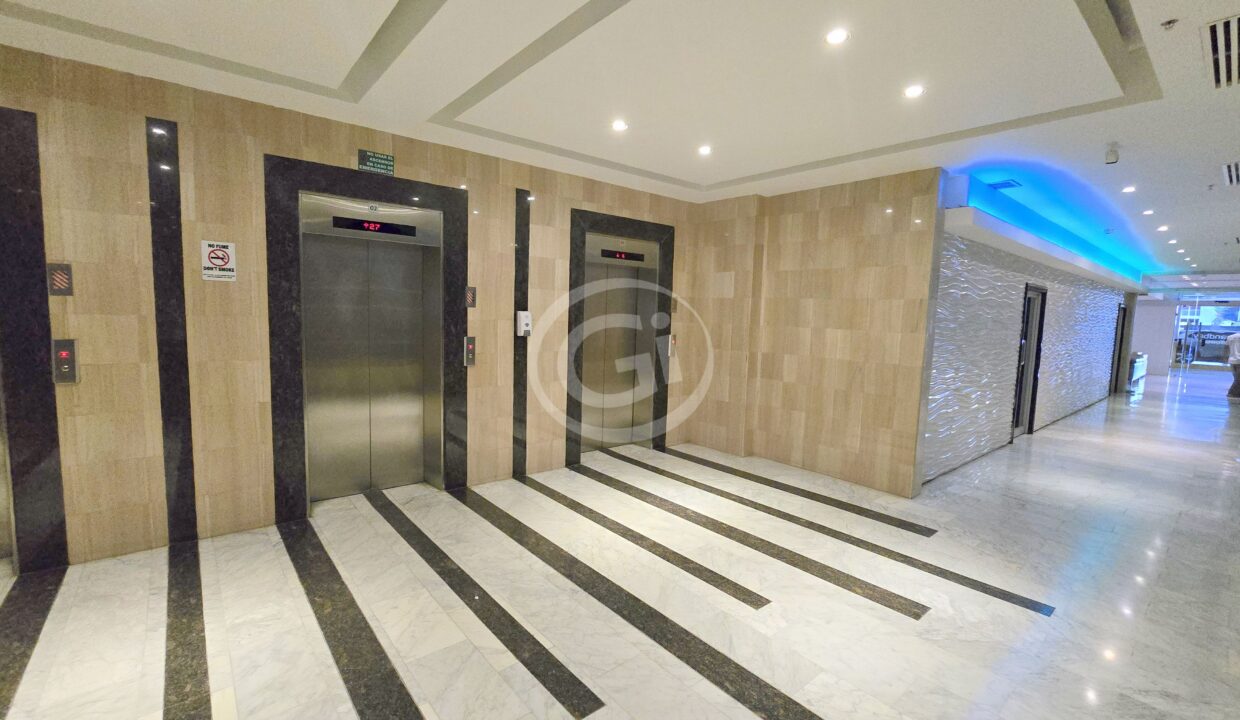 4. Ascensores. Remate Bancario Grand Bay Avenida Balboa